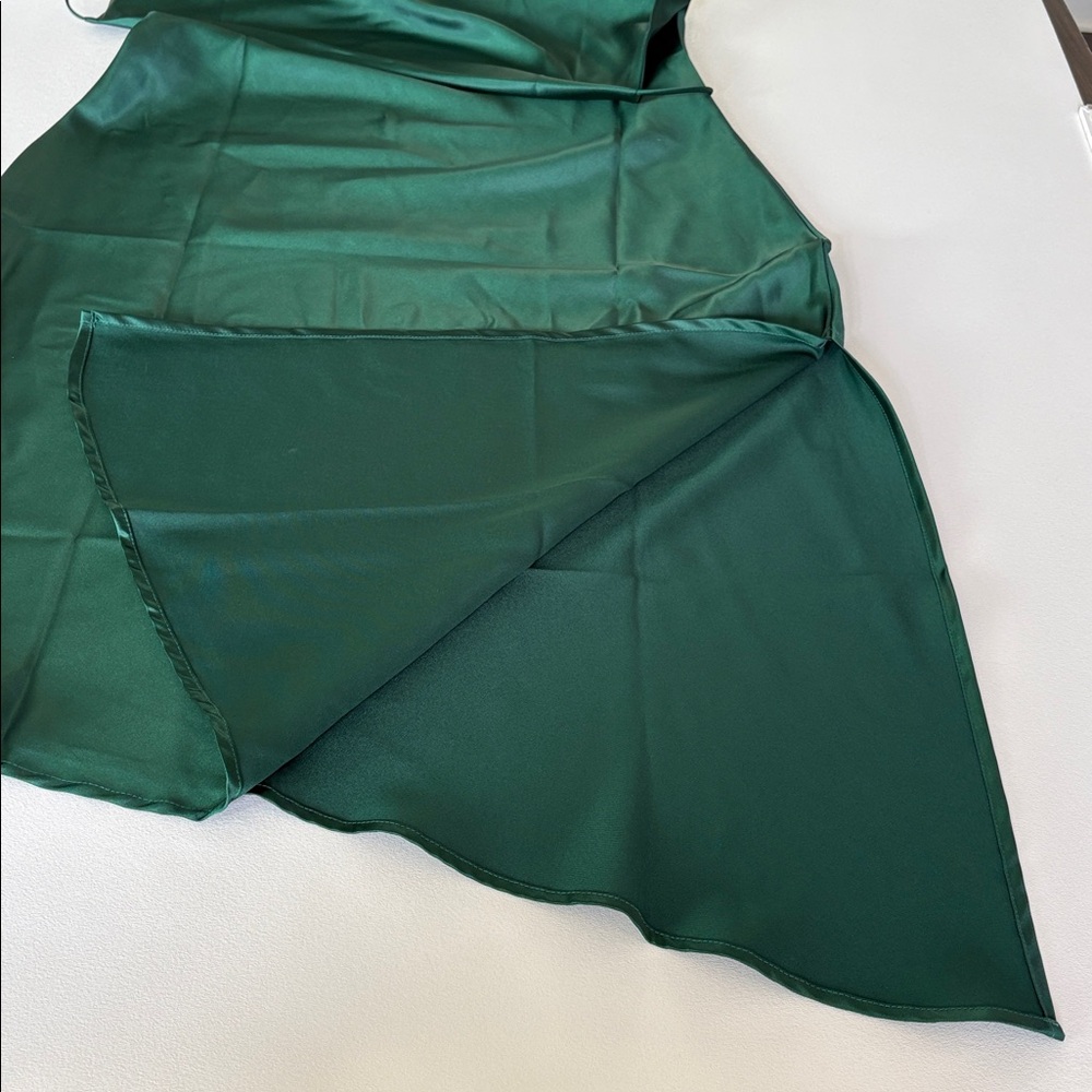 NWT Petal + Pup Cyprus Slip Dress in Emerald Adjustable Wedding Guest Size 12 - Picture 5 of 11